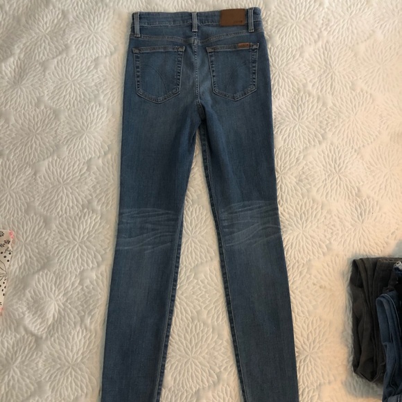 Like New Joe’s High Rise Skinny Jeans - Picture 5 of 6